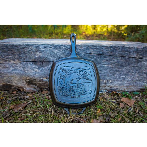 Lodge Wildlife Series Square Cast Iron 10.5 inch Fish Grill Pan