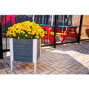 New England Arbors URBANA Raised Planter - 17-in x 17-in x 22-in