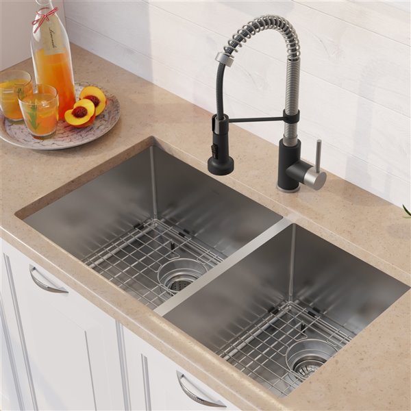 Kraus Standart PRO 33-in Undermount Double Bowl Kitchen Sink