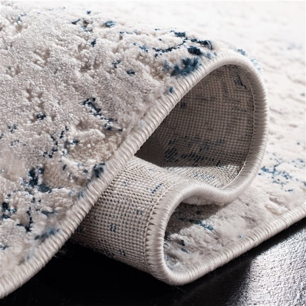 Safavieh Amalfi Area Rug - 4-ft x 6-ft - Rectangular - Cream/Navy