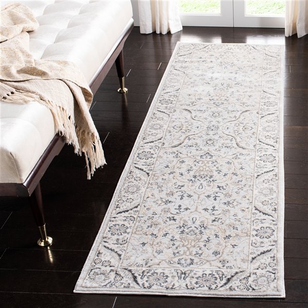 Safavieh Isabella Area Rug - 2-ft 2-in x 7-ft - Rectangular - Light Gray/Cream