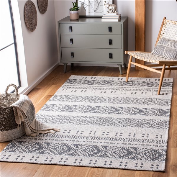 Safavieh Augustine Area Rug 2 Ft 10 In X 5 Rectangular - 5 By 10 Foot Rug Safavieh Augustine Area Rug 2 Ft 10 In X 5 Rectangular - 5 By 10 Foot Rug