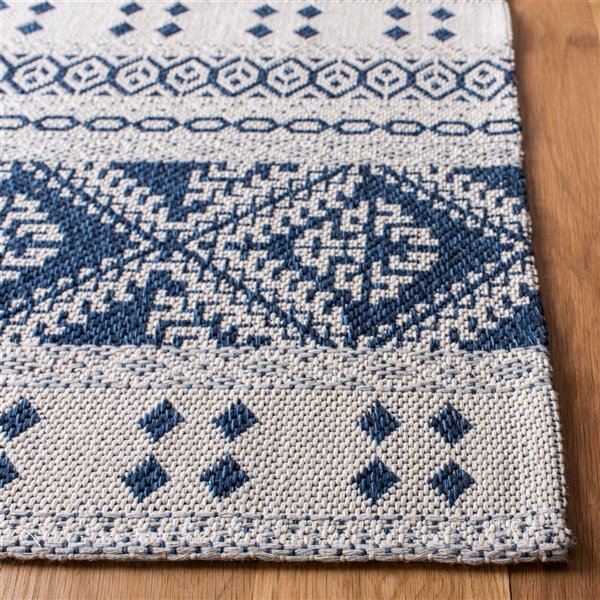 Safavieh Augustine Area Rug - 2-ft 10-in x 5-ft - Rectangular - Navy/Cream