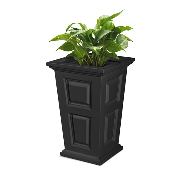 Mayne Wyndham  Planter - 24-in - Black