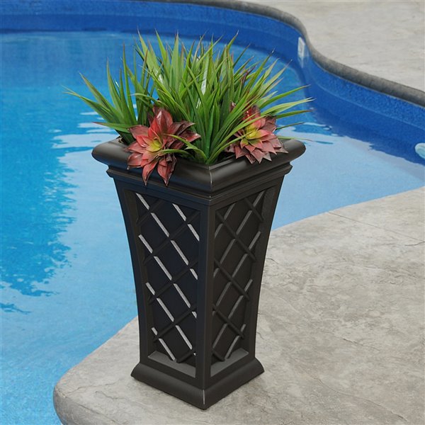 Mayne Georgian  Planter - 28-in - Espresso