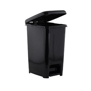 Superio Trash Can - Step Lid - 18-in - 26-L - Black