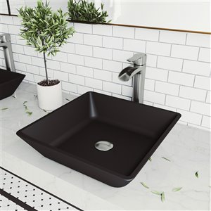 Lavabo de salle de bains noir Roma de VIGO, robinet nickel brossé, 15,75 po