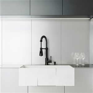 Évier de cuisine simple blanc mat Matte Stone de VIGO, robinet noir mat, 36 po x 25 po