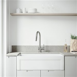 Évier de cuisine simple Matte Stone de VIGO, robinet en acier inoxydable, 38 po x 24 po