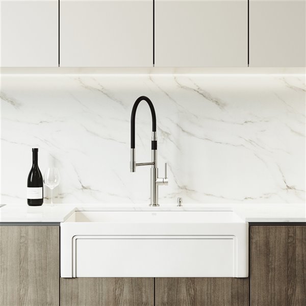 VIGO White Kitchen Sink with Stainless Steel Faucet Single Bowl 39