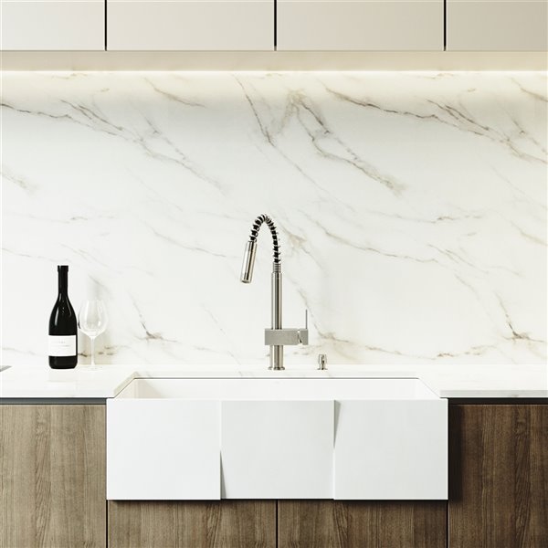 VIGO Farmhouse Kitchen Sink 33" in Matte White with Drain