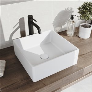 Lavabo de salle de bains blanc mat Dianthus de VIGO, robinet noir mat, 14,5 po