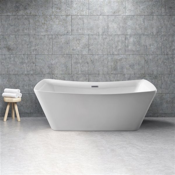 Baignoire en acrylique blanc lustré Streamline de 31 po x 70 po avec drain centré chrome poli et plateau