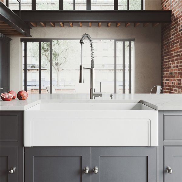 VIGO Farmhouse Kitchen Sink in Matte White with Drain - 36-in