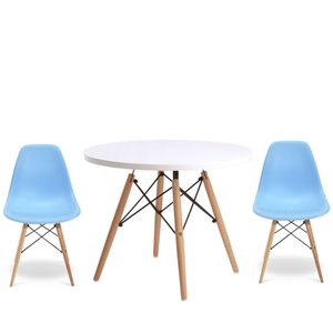Ensemble pour enfants 2 chaises et 1 table style Eames de Plata Import bleu et pied en bois