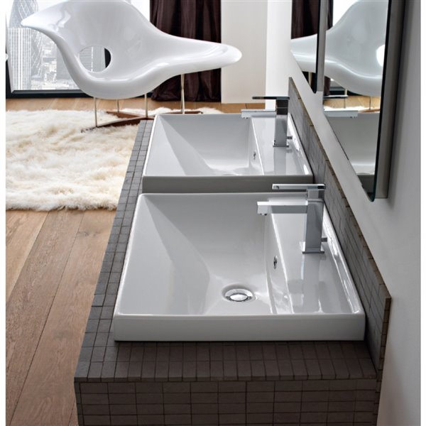 Nameeks ML 24.2-in x 18.5-in Wall Mounted White Square Bathroom Sink