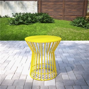 Table d'appoint Gossip Robert de Novogratz, 20,08 po x 20,08 po, jaune