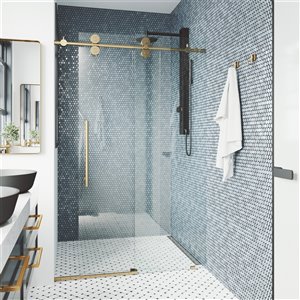 Porte de douche coulissante Elan de VIGO réglable sans cadre, or mat brossé, 68 po x 74 po