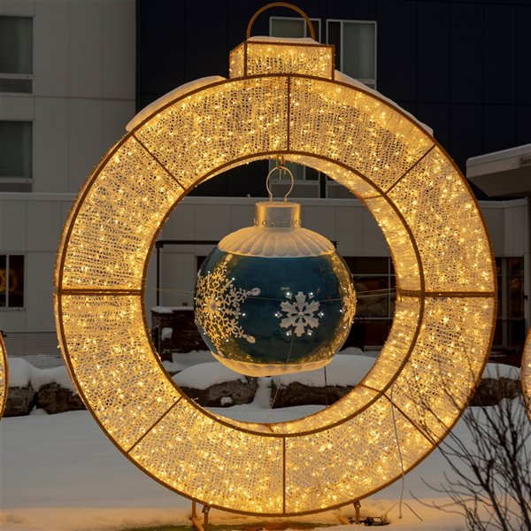 Northlight 11.8ft LED Lighted Christmas Ring Display Decoration