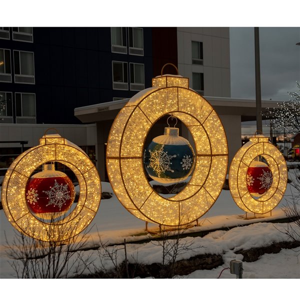 Northlight 11.8ft LED Lighted Christmas Ring Display Decoration