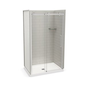 Ensemble de douche en alcôve Utile par MAAX gris doux et chrome de 48 po x 32 po avec drain central, 5 pièces