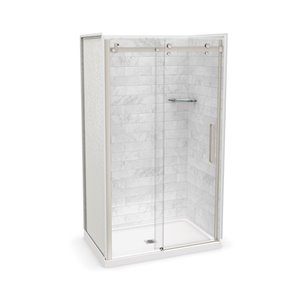 Ens. de douche en alcôve Utile par MAAX avec drain central, 48 po x 32 po, Marbre Carrara/nickel brossé, 5 pièces