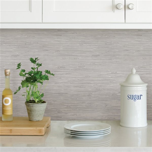 Papier peint Tibetan Grasscloth Peel and Stick de NuWallpaper, argent