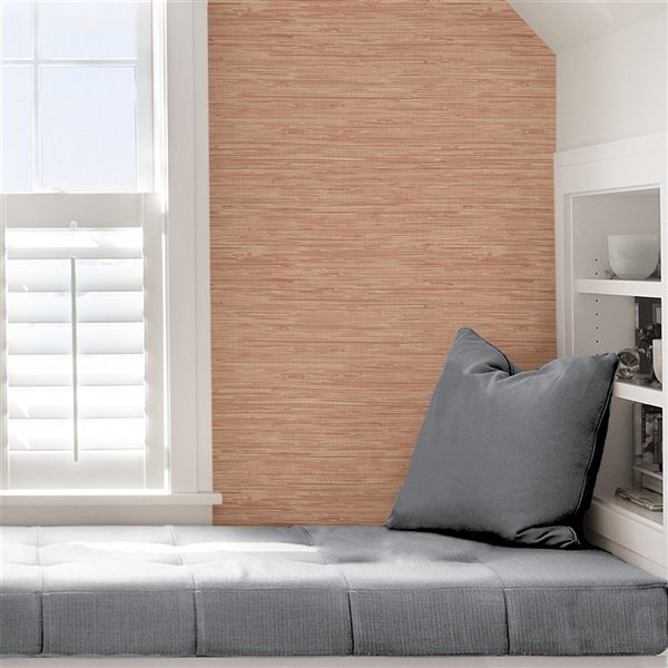 Papier peint Tibetan Grasscloth Peel and Stick de NuWallpaper, epice