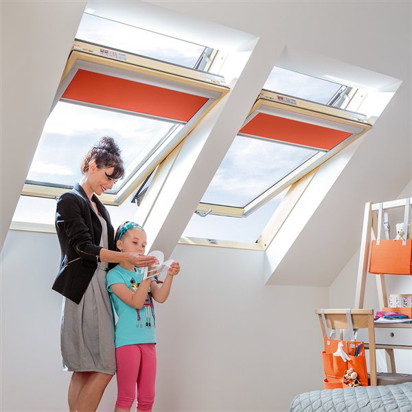 FAKRO 31 x 55-1/2 Deck Mount Centre Pivot Laminated Glass Roof Window