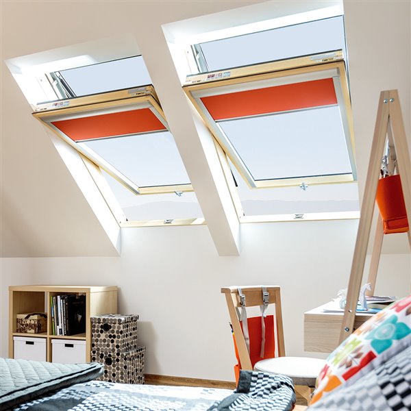 FAKRO 31 x 55-1/2 Deck Mount Centre Pivot Laminated Glass Roof Window