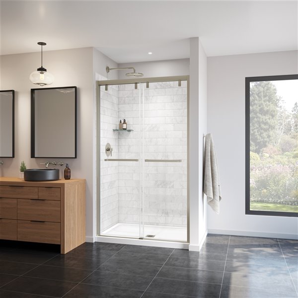 Porte de douche coulissante UpTown de MAAX nickel brossé de 76 po x 44 po à 47 po (verre transparent)