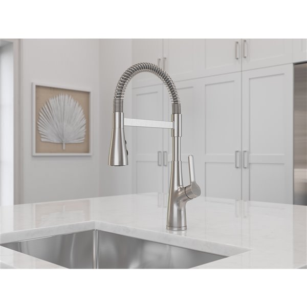 Pfister Neera 1-Handle Pull-Down Faucet - Stainless