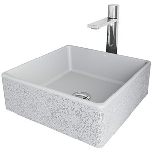 Évier de salle de bain carré en pierre Aster de Vigo, robinet et drain inclus, 14,5 po x 14,5 po, cendre