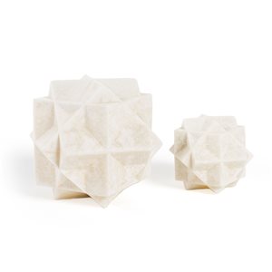 Sculpture d'orbes Cayson de 7 po en résine par Gild Design House, lot de 2