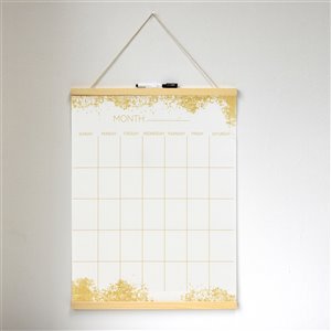 Tapisserie effaçable Gold Dust de 24 po l x 17,5 po H par Wallpops, format portrait