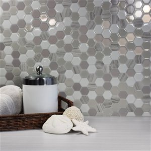 Tuiles murales autocollantes 3D Hexagone Greige de Smart Tiles, 9,76 po x 9,35 po, taupe et beige, 4 pièces