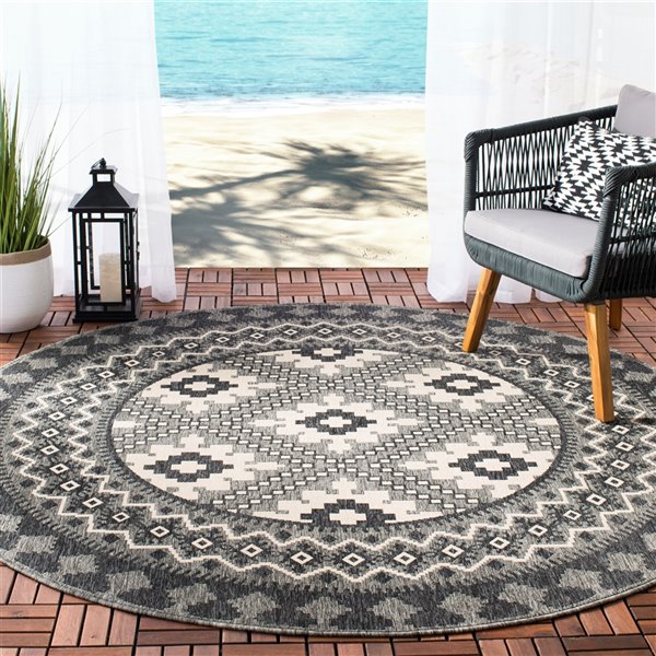 Safavieh Veranda Eyvor 5-ft x 5-ft Blue/Chocolate Round Indoor/Outdoor Abstract Bohemian/Eclectic Area Rug