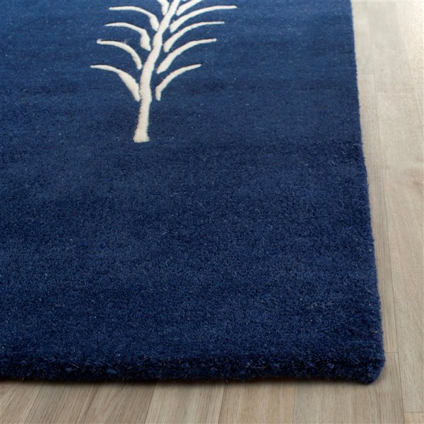 Safavieh Soho 3-ft x 8-ft Navy/Ivory Rectangular Indoor Handcrafted Area Rug