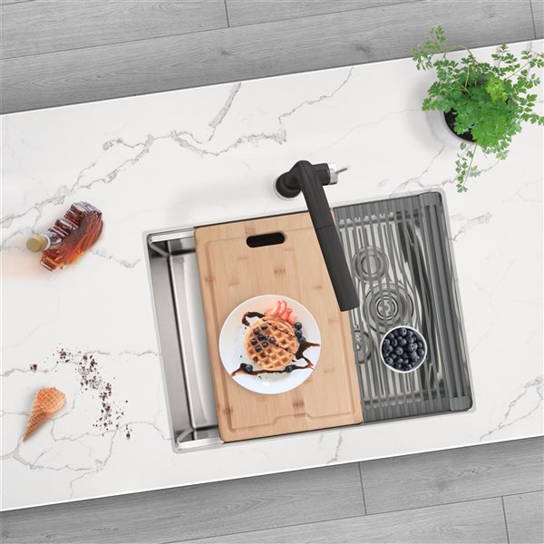 Évier de cuisine simple sous plan Versa de Stylish avec station de travail, 25 po x 19 po