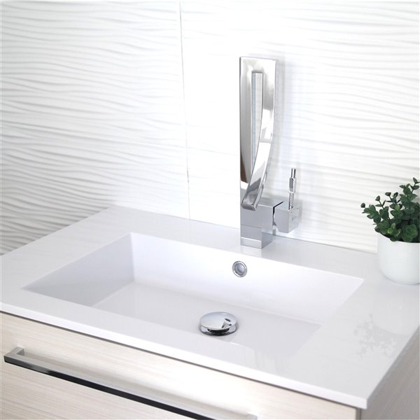 Stylish Single Handle Vessel Sink Bathroom Faucet in Chrome