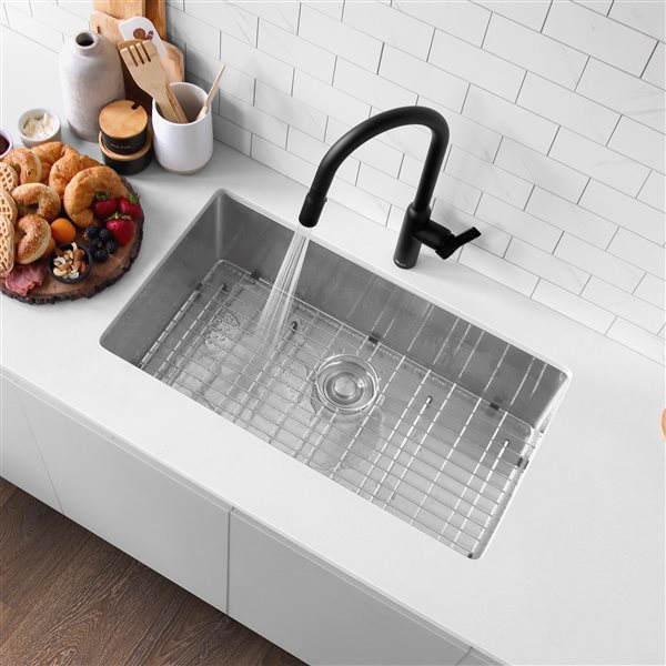 Évier de cuisine simple sous plan Styluxe Ruby de Stylish, 32 po x 18 po