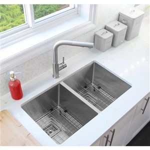 Évier de cuisine double sous plan Cube Morion de Stylish, 30 po x 18 po, nickel brossé
