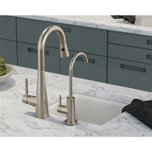MOEN Sleek Spot Resist Stainless 1handle Deck Mount Higharc Handle