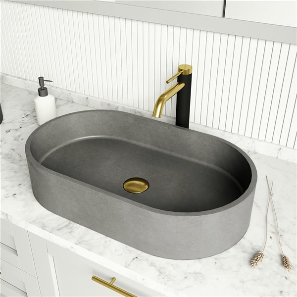 Ensemble de lavabo de salle de bain ovale en pierre et robinet en doré brossé mat Concreto Stone de VIGO (13,75 po x 23,63 po)