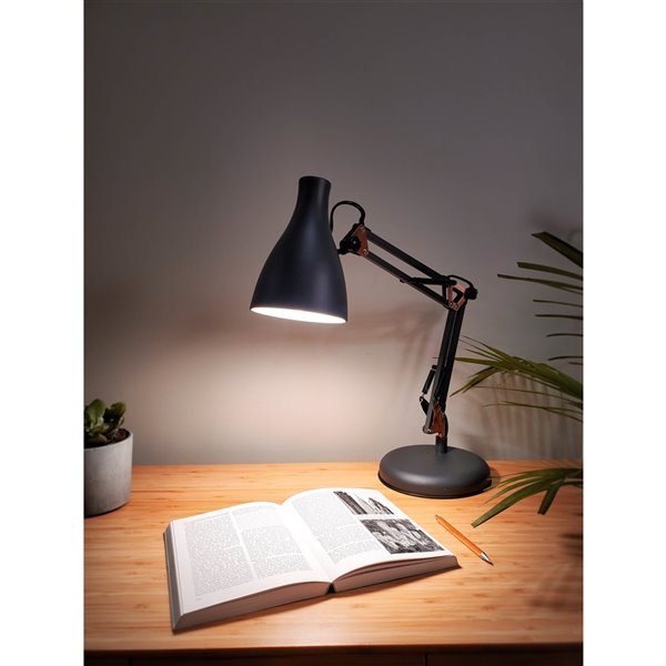 BAZZ Loft 20.5-in Black LED On/Off Switch Table Lamp