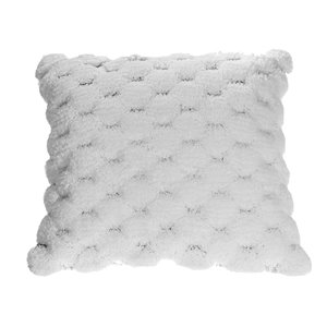 Coussin décoratif carré avec pompons blancs de 18 po l. x 18 po L. par IH Casa Decor, 2 mcx