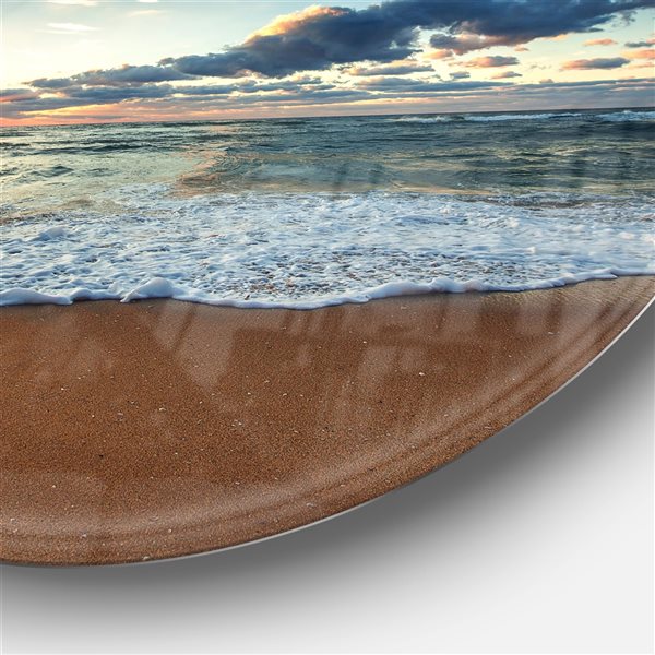 Designart 23-in x 23-in Round Sunrise and Glowing Waves in Ocean' Seascape  Metal Circle Wall Art