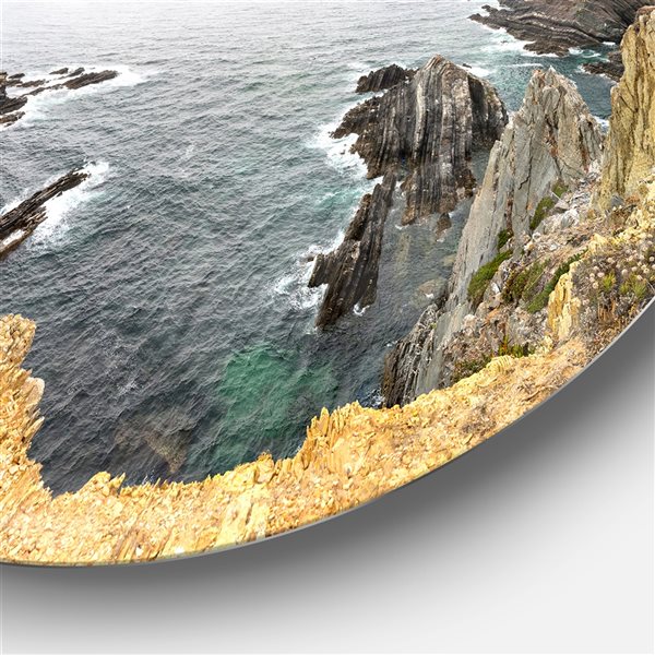 Designart 29-in x 29-in Round Rocky Bay Portugal Panorama' Oversized Beach Metal Circle Wall Art