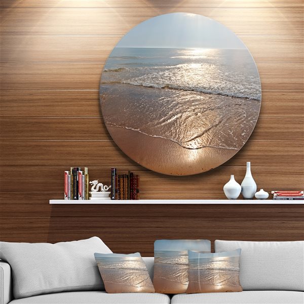 Designart 23-in x 23-in Round Tranquil Seashore with Crystal Waters' Seascape Metal Circle Art