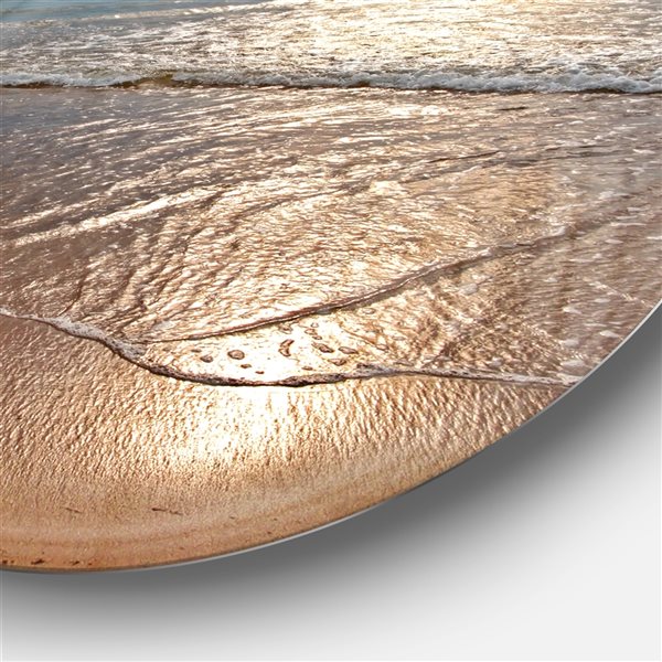 Designart 11-in x 11-in Round Tranquil Seashore with Crystal Waters ...